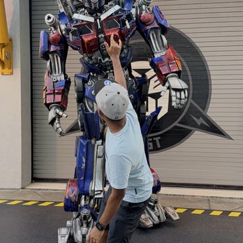 Transformers: The Ride 3D - Meeting O Prime - Amusement Parks Near Me - Orlando, Florida