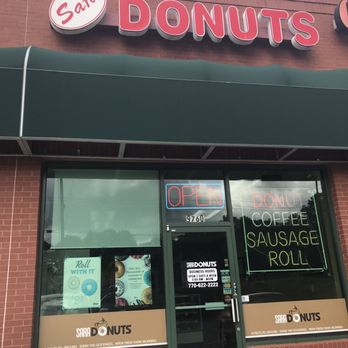 Sara Donuts - The front of the store - Donuts Near Me - Duluth, Georgia