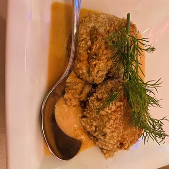 Duc's Bistro - Crab cakes were pretty good - French Near Me - Honolulu, Hawaii Duc's Bistro - Crab cakes were pretty good - French Near Me - Honolulu, Hawaii