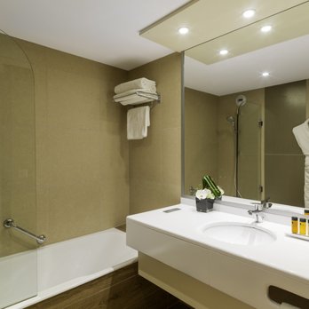 Hôtel Lyon Métropole - Salle de bain - Hotels Near Me - Lyon, 69 Hôtel Lyon Métropole - Salle de bain - Hotels Near Me - Lyon, 69
