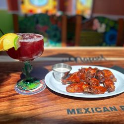 El Nopal - Wings wings wings!