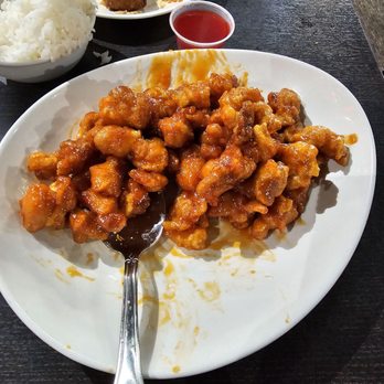 Domo Kitchen - Orange Chicken with zesty orange peels for a lingering citrus flavor and not at all over powering - very flavorful. - Sushi Bars Near Me - San Diego, California