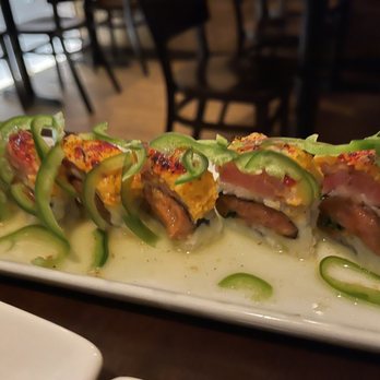 Umi Sake House - Mona Lisa roll - Sushi Bars Near Me - Seattle, Washington Umi Sake House - Mona Lisa roll - Sushi Bars Near Me - Seattle, Washington