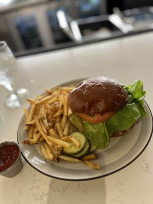 Iron & Oak Restaurant and Bar by null