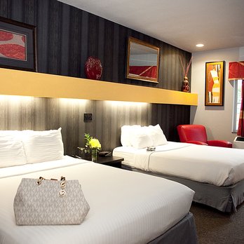 Metropolis Resort - Double Queen Guest Room - Venues & Event Spaces Near Me - Eau Claire, Wisconsin Metropolis Resort - Double Queen Guest Room - Venues & Event Spaces Near Me - Eau Claire, Wisconsin
