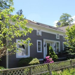 Black Walnut Bed and Breakfast - Spring!