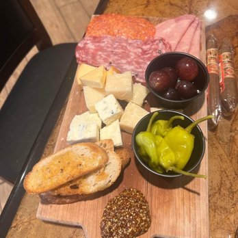 Best Cigar Pub - Cocktail Bars Near Me - Drums, Pennsylvania
