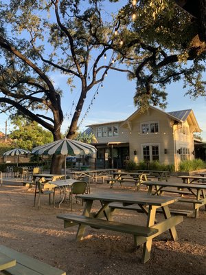 Betsy's at Evelyn's Park by null