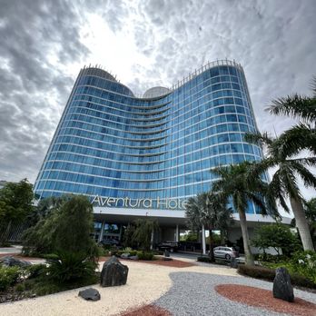 Universal Aventura Hotel - Front view - Resorts Near Me - Orlando, Florida