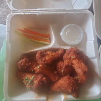 Blakes Restaurant and Bar - Wings - American Near Me - Puerto Vallarta, JAL