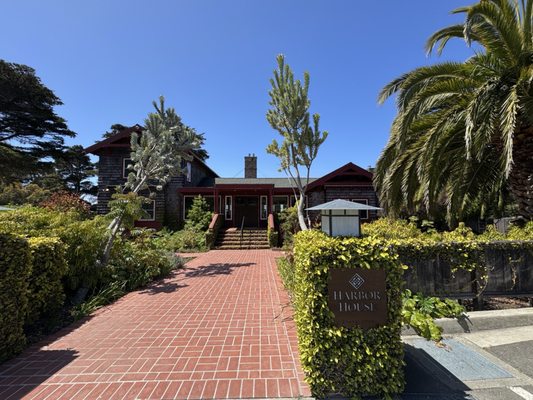 Harbor House Inn by null