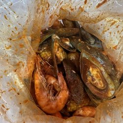 Shrimp and mussels