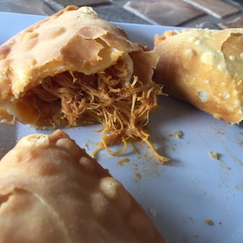 Los Makitos - Shredded chicken empanada - Puerto Rican Near Me - Naguabo, Puerto Rico
