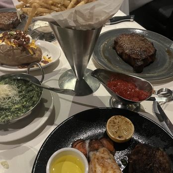 Morton's The Steakhouse - Steakhouses Near Me - Honolulu, Hawaii