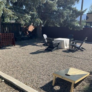 Amigo Motor Lodge - Fire pit & cornhole - Guest Houses Near Me - Salida, Colorado