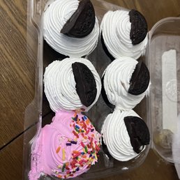 They have great ice cream cupcakes They have great ice cream cupcakes