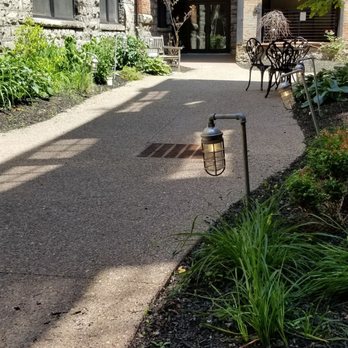 Crown - Courtyard~ - Hair Salons Near Me - Buffalo, New York