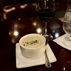 SHUCKERS OYSTER BAR - Creamy Clam Chowder