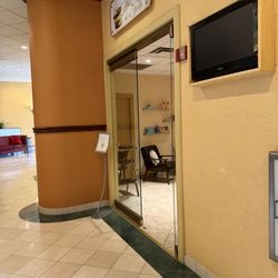 The Spa at 10 North - Entrance in the hotel lobby