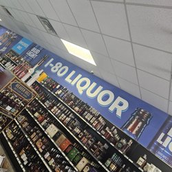 I-80 Liquor & Tobacco - Inside.