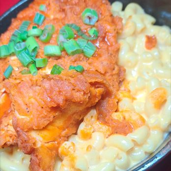 Applewood Farmhouse Grill - Nashville Chicken - Breakfast & Brunch Near Me - Sevierville, Tennessee