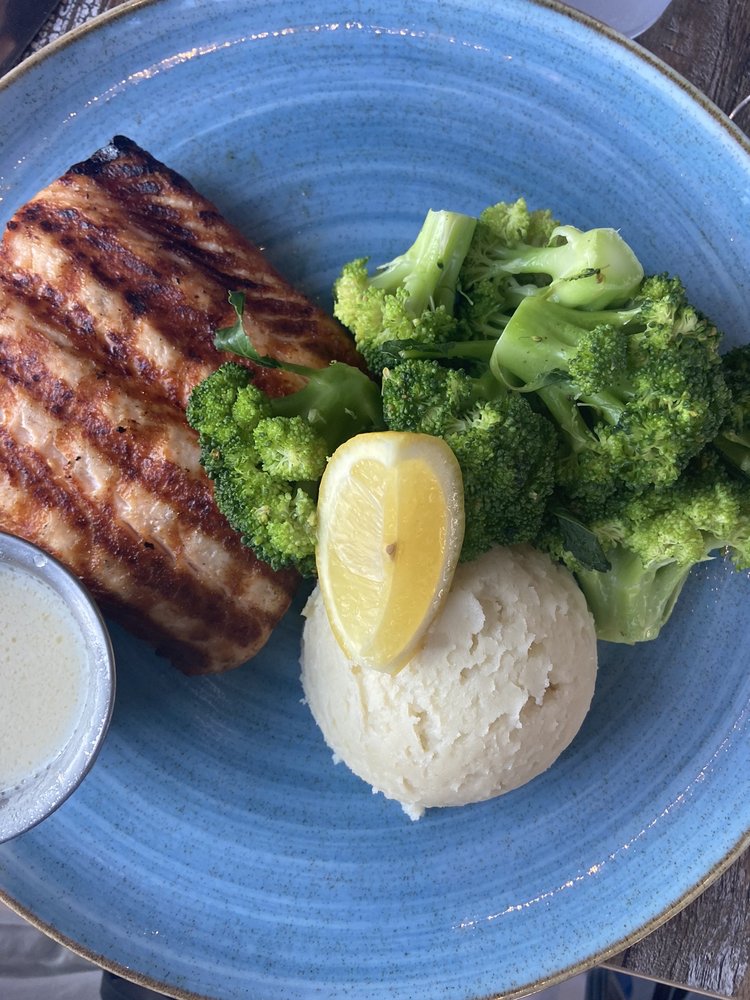 FINS ALE HOUSE & RAW BAR 18 Photos & 25 Reviews 37234 Lighthouse Rd