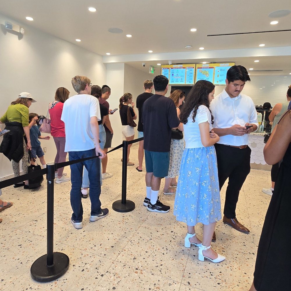 Somisomi - Crowd to left waiting to order.Crowd to the right waiting on their orders. - Desserts Near Me - Temecula, California Somisomi - Crowd to left waiting to order.Crowd to the right waiting on their orders. - Desserts Near Me - Temecula, California