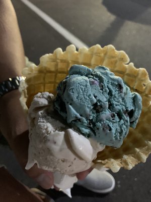 Lolly's Creamery by null