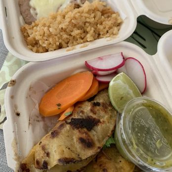 Tacos Y Mariscos Las Islitas - Tacos with rice and beans. - Food Trucks Near Me - Kahului, Hawaii Tacos Y Mariscos Las Islitas - Tacos with rice and beans. - Food Trucks Near Me - Kahului, Hawaii