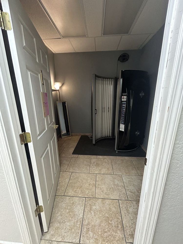 THE HAUTE SPOT TANNING SALON Updated June 2024 100 S 30th St, Ozark