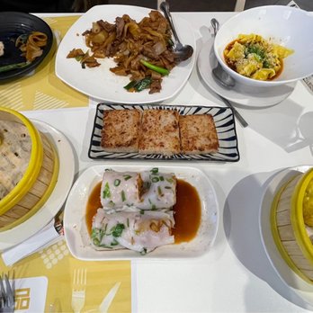 Sam Woo Cafe - Dim sum spread - Desserts Near Me - Artesia, California