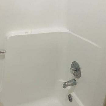Econo Lodge Dalhart Hwy 54 - Hwy 287 - Clean bathtub - Hotels Near Me - Dalhart, Texas
