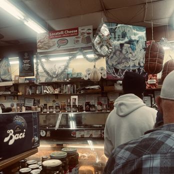 Roma Market - Inside - Delis Near Me - Pasadena, California Roma Market - Inside - Delis Near Me - Pasadena, California