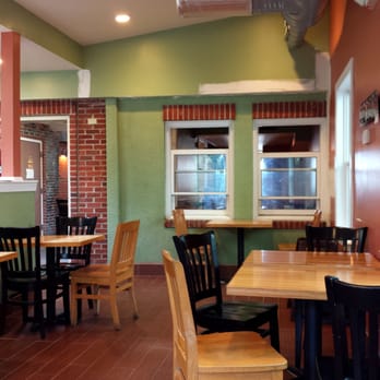 Daily Grind - Interior, Daily Grind Coffee House - Coffee & Tea Near Me - Baltimore, Maryland