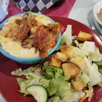 Dumplins Bistro & Bakery - Shrimp & grits - American Near Me - Jackson, Tennessee Dumplins Bistro & Bakery - Shrimp & grits - American Near Me - Jackson, Tennessee