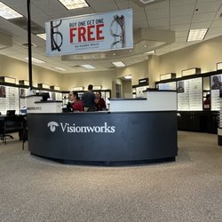 Visionworks - Front desk