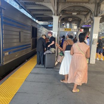 LIRR Atlantic Terminal - Connecting train arrived right on time. Surprised lol. - Train Stations Near Me - Brooklyn, New York