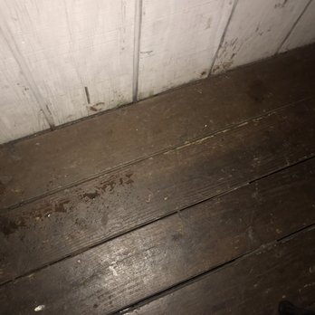 Benjamin's - Water leaking in on deck - Seafood Near Me - Forest, Virginia