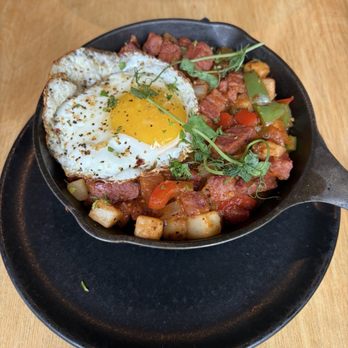 Bronzeville Winery - Smoked Corned beef hash - New American Near Me - Chicago, Illinois Bronzeville Winery - Smoked Corned beef hash - New American Near Me - Chicago, Illinois