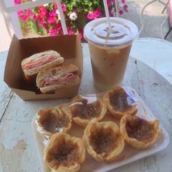 Miss Nelle's Antiques And Cafe