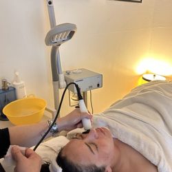Derma Plus Skin Care - Galvanic Tightening Treatment