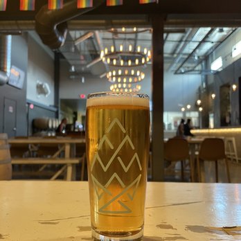 Bow & Arrow Brewing - Beer with the room - Breweries Near Me - Albuquerque, New Mexico