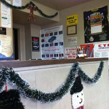 Southwest Alignment Service - Christmas decorations in the tiny waiting room/front area. - Auto Repair Near Me - Houston, Texas