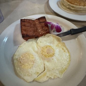 Cinnamon's Restaurant - Eggs and Portuguese sausage. Delicious! - Pancakes Near Me - Kailua, Hawaii Cinnamon's Restaurant - Eggs and Portuguese sausage. Delicious! - Pancakes Near Me - Kailua, Hawaii
