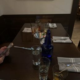 Well we have had a soup and salad for the 1 hour and 20 minutes we have been seated. Well we have had a soup and salad for the 1 hour and 20 minutes we have been seated.