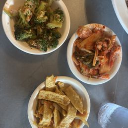 Today's Banchan (fish cakes, kimchi, & spicy broccoli) Today's Banchan (fish cakes, kimchi, & spicy broccoli)