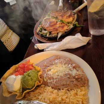 La Cazuela - Huge grilled chicken dinner. Enough to share or take home for another meal! - Mexican Near Me - Lawrenceville, Georgia