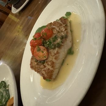 Moon & Turtle - Ahi belly with crazy good sauce - Seafood Near Me - Hilo, Hawaii