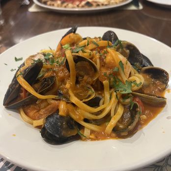 il Canale - SCIALATIELLI ALLO SCOGLIO and DIOVOLA PIZZA - Italian Near Me - Washington, DC, District of Columbia