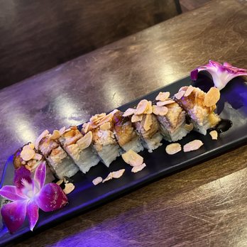 Sumo Sushi - Golden lobster roll - Sushi Bars Near Me - Las Vegas, Nevada Sumo Sushi - Golden lobster roll - Sushi Bars Near Me - Las Vegas, Nevada